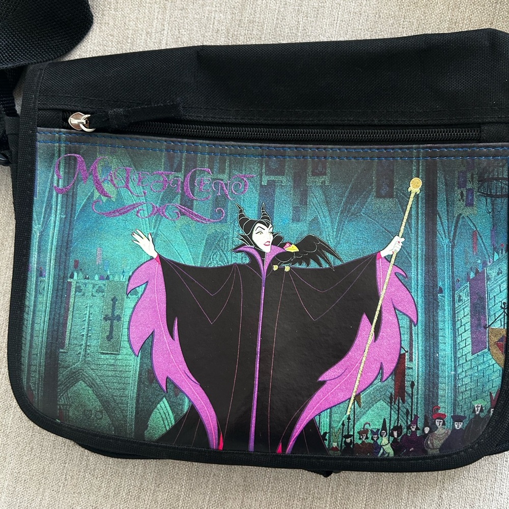 Disney's Maleficent Vintage crossbody with matching wallet - Picture 3 of 9